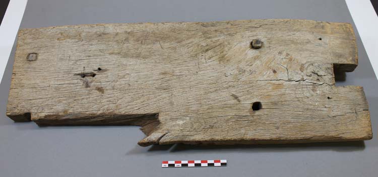 Fragment de planche d’une cerce de la charpente à la Philipbert de l’Orme