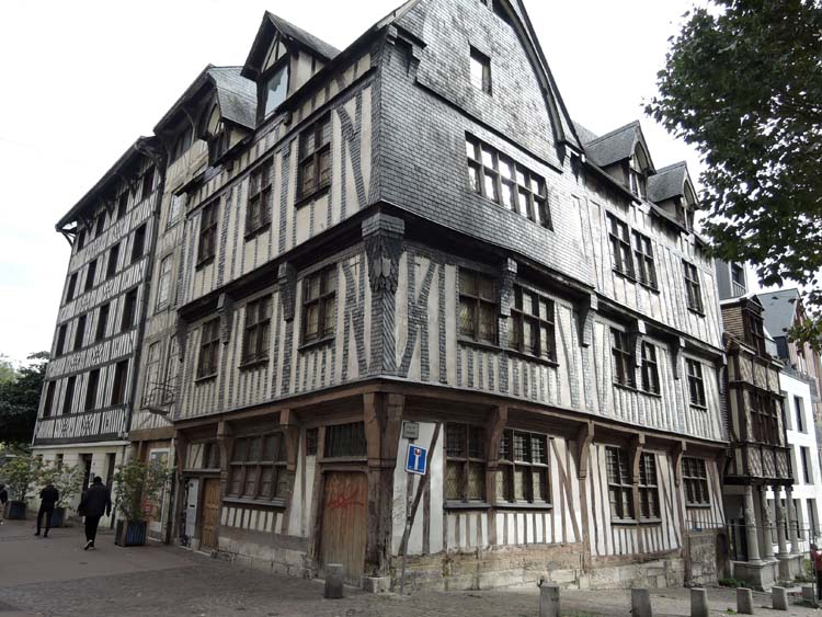 Élévation d’ensemble au croisement des deux rues