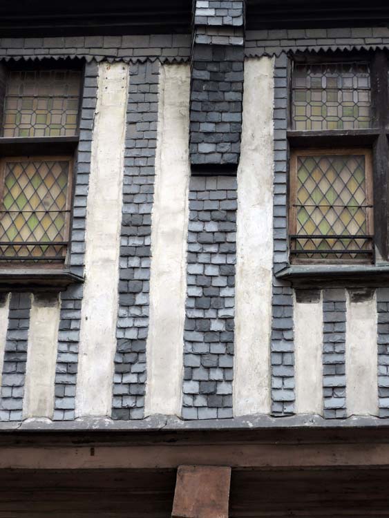 Élévation rue Eau-de-Robec, détail du premier étage