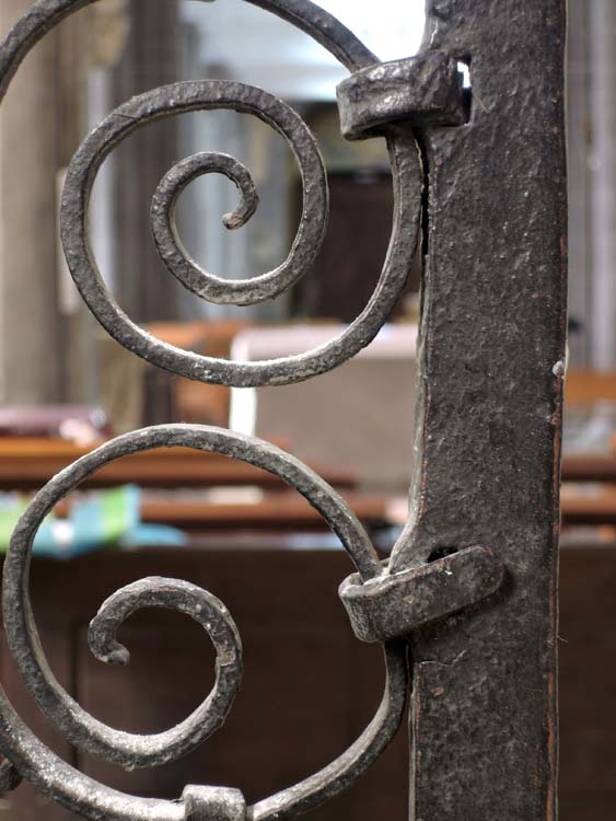 Grille de clôture de la chapelle axiale : panneau gauche, revers, assemblage, montant vertical