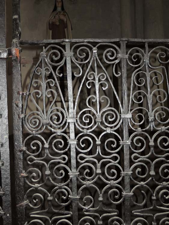 Grilles de clôture du chœur : un des panneaux sud, détail partie supérieure gauche