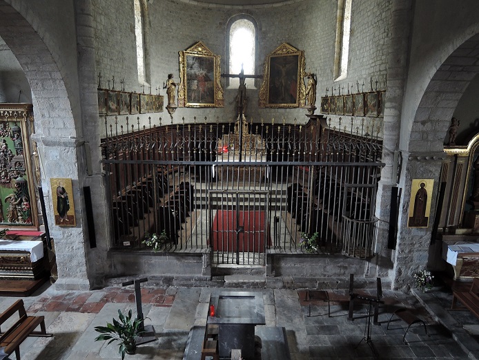 Grille de clôture de choeur : vue d’ensemble depuis la tribune