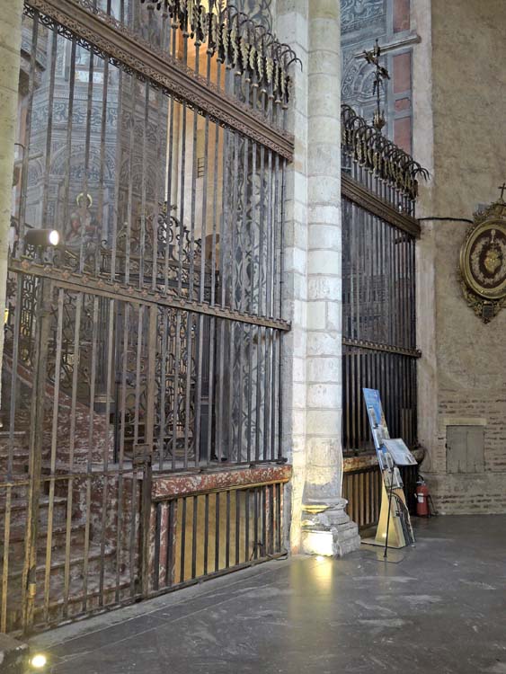 Grilles côté nord, séparant le transept et le déambulatoire du choeur : ensemble