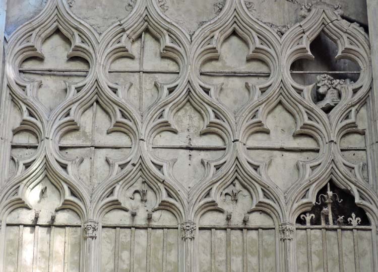 Ancienne clôture de choeur : travée est, ensemble de la grille avec sa structure orthogonale