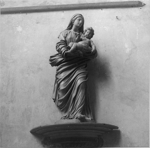 statue : Vierge à l'Enfant