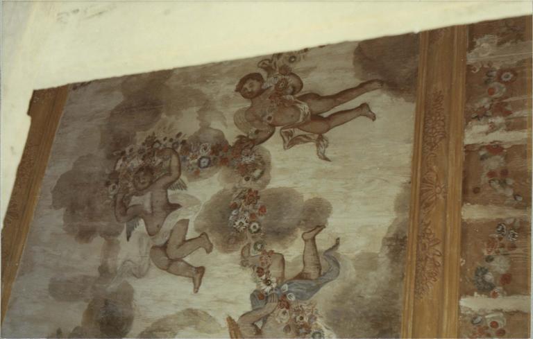 plafond de l'escalier du cloître, restauration 1973, vue de détail, angelots et guirlandes de fleurs