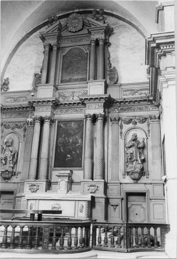 maître autel, vue générale, tabernacle, retable et ses deux toiles: la Bonne mort et l'Enlèvement au ciel de saint Joseph; statues de saint Augustin et saint Ignace en bois sculpté, XVIIe siècle - © Ministère de la Culture (France), Médiathèque du patrimoine et de la photographie (objets mobiliers), tous droits réservés