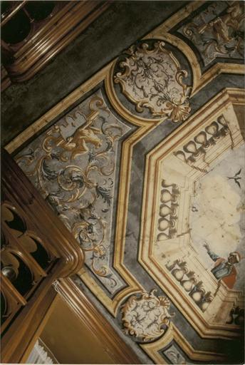 plafond de l'hôpital,  détail du motif d'encadrement