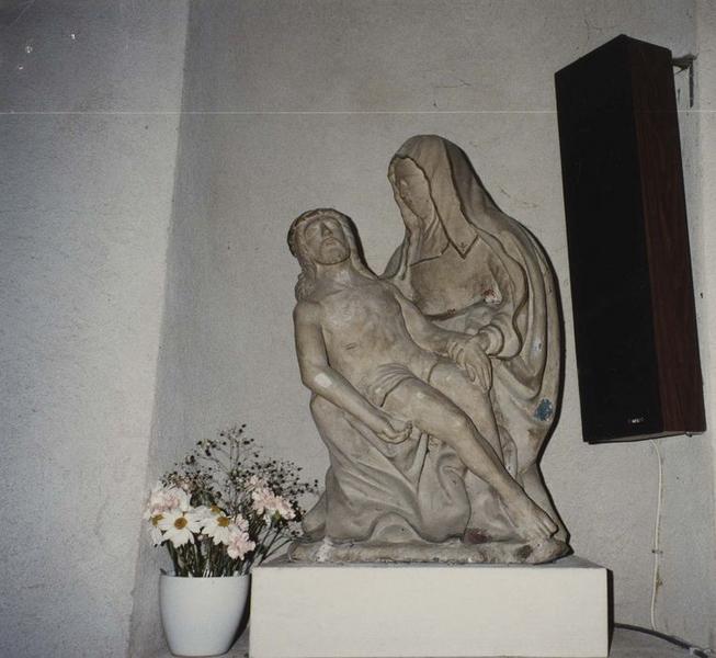 groupe sculpté : Vierge de Pitié, vue générale