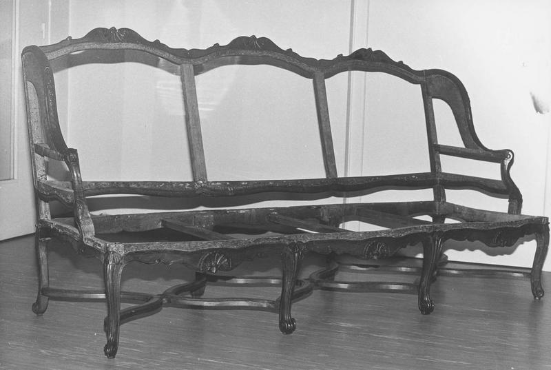 canapé, vue générale de l'ossature - © Ministère de la Culture (France), Médiathèque du patrimoine et de la photographie (objets mobiliers), tous droits réservés