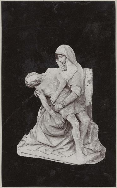 groupe sculpté : Vierge de Pitié, vue générale