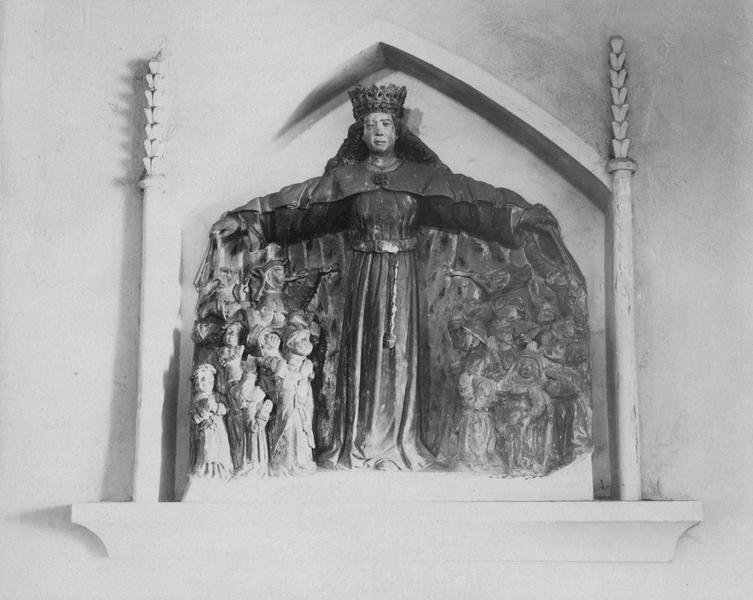 Bas-relief : Vierge auxiliatrice, vue générale