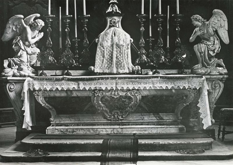 statues : anges agenouillés, vue générale - © Ministère de la Culture (France), Médiathèque du patrimoine et de la photographie (objets mobiliers), tous droits réservés