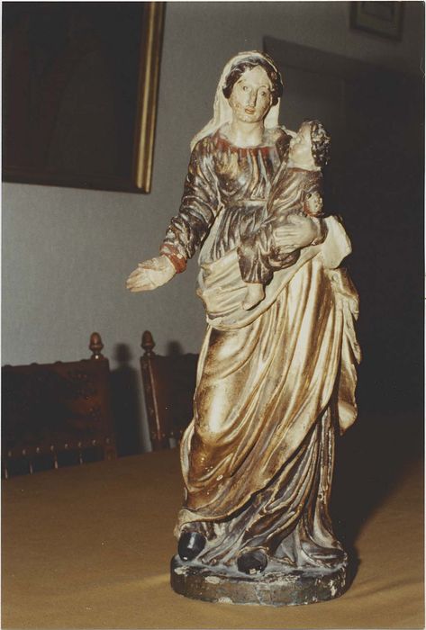 Statue : Vierge à l’Enfant