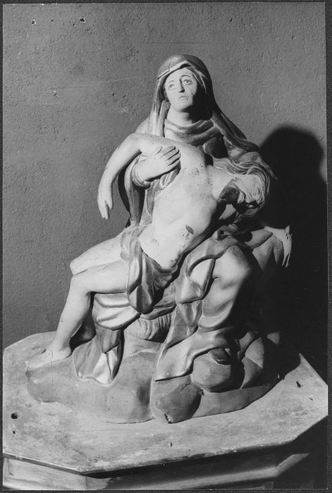 groupe sculpté : Vierge de pitié - © Ministère de la Culture (France), Médiathèque du patrimoine et de la photographie, diffusion RMN-GP