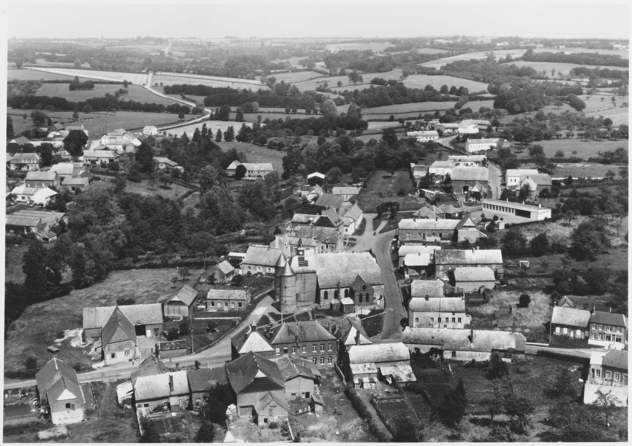 Le bourg avec l’église