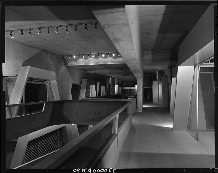 Galerie commerciale au second niveau