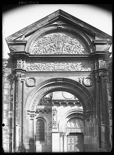 Façade sud : Porte Bachelier