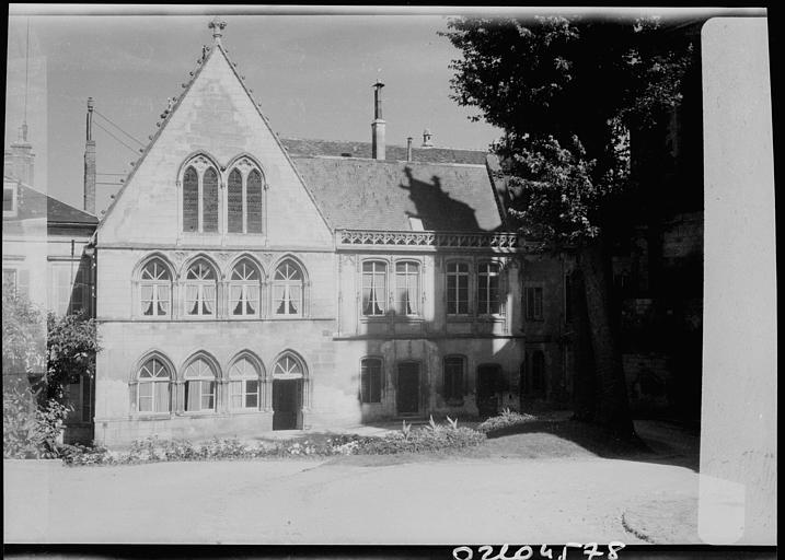 Façade et pignon de l'évêché