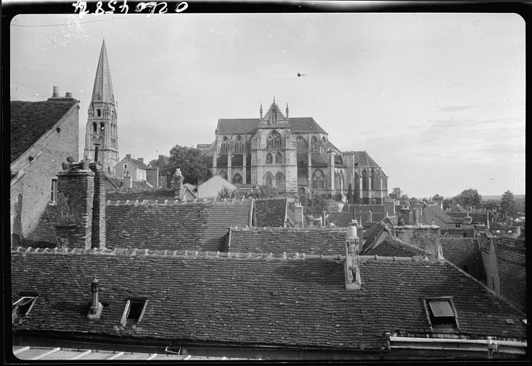 Ensemble sud, clocher isolé