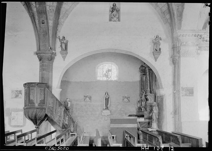 Intérieur : chapelle du bas-côté, chaire