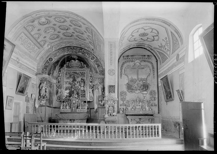 Intérieur : autels de saint Pancrace et de sainte Marie-Madeleine