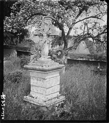 Croix de cimetière