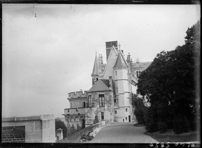 Ensemble ouest, Tour des Minimes, logis du roi