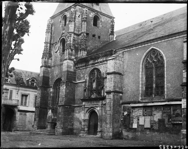 Tour-clocher et façade latérale