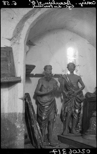 Intérieur : statues de saint Jérôme et de saint Jean-Baptiste