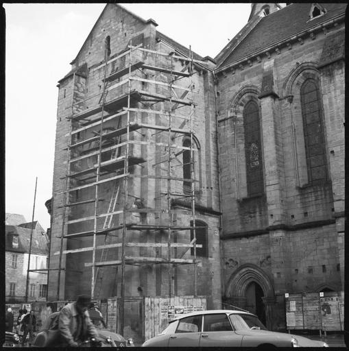 Façade nord en cours de restauration