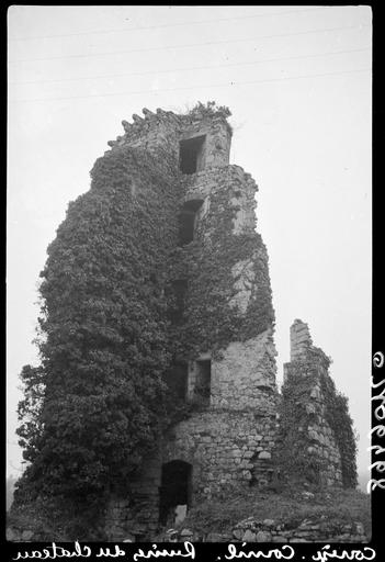 Tour en ruines