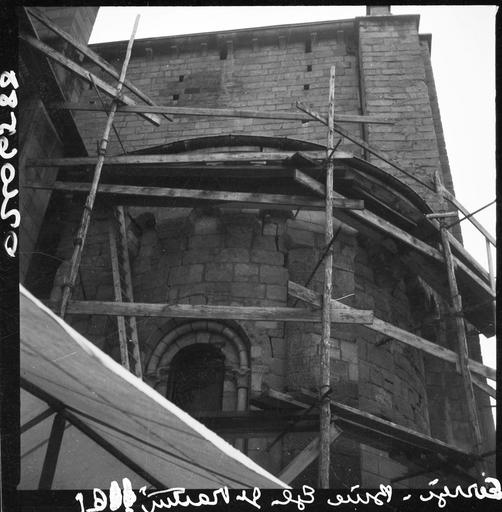 Façade en cours de restauration