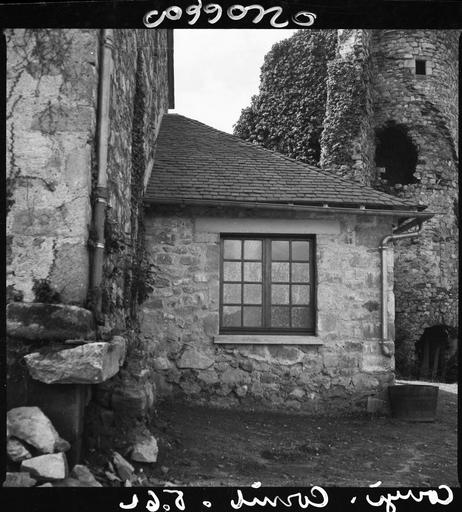 Petite avancée près des ruines du château