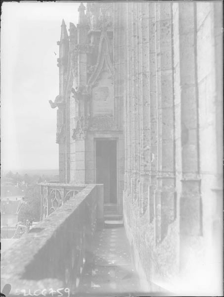 Balustrade sur façade