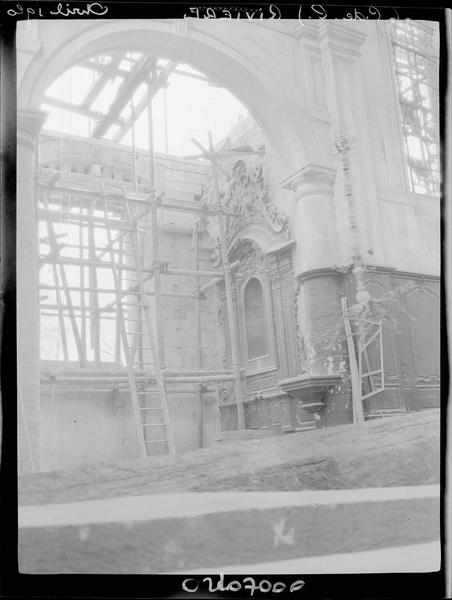 Intérieur : chapelle en cours de restauration