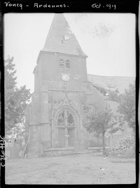 Ensemble sud et clocher, toiture endommagée