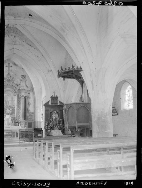 Intérieur : la nef vers le choeur