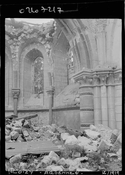 Ruines de la nef, dommages de guerre