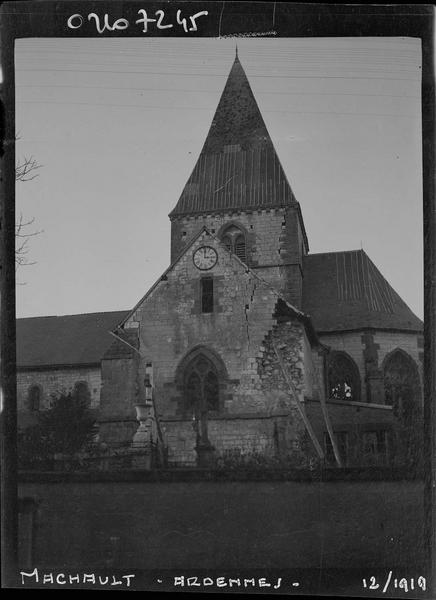 Ensemble nord endommagé et clocher