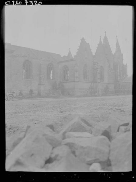 Eglise en ruines, dommages de guerre