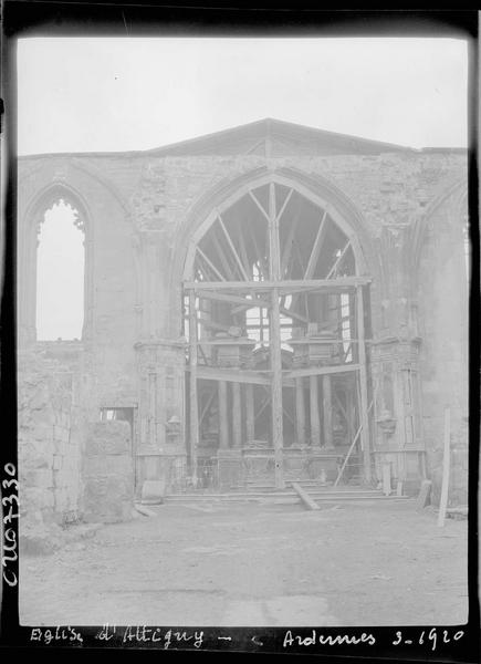 Eglise en ruines, dommages de guerre