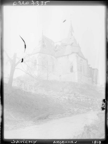 Eglise en ruines, dommages de guerre