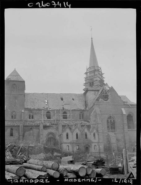 Façade sud endommagée, dommages de guerre