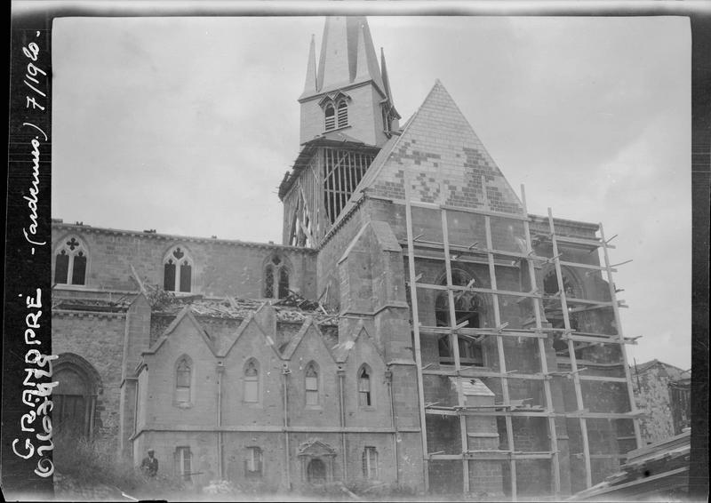 Façade sud en cours de restauration