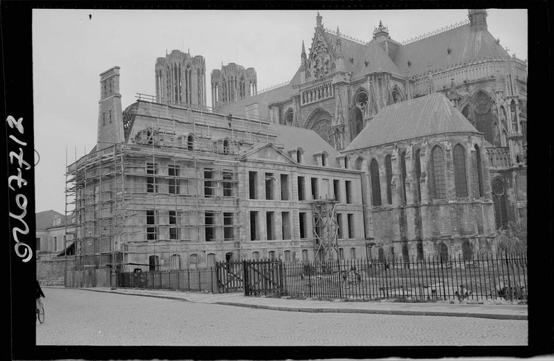 Aile est et chapelle près de la cathédrale