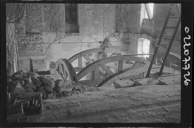 Charpente en cours de restauration