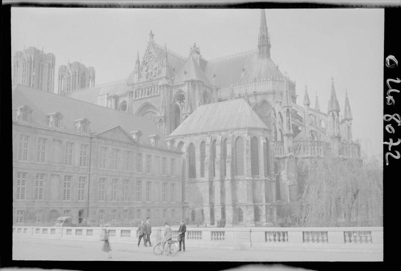 Façade sud, chapelle et façade est de l'archevêché