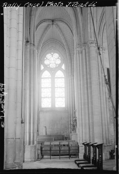 Intérieur : une chapelle