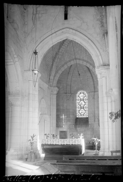 Intérieur : la nef vers le choeur